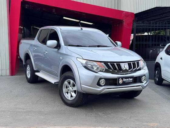 MITSUBISHI L200 TRITON 2.4 16V TURBO DIESEL SPORT GLS CD 4P 4X4 AUTOMÁTICO